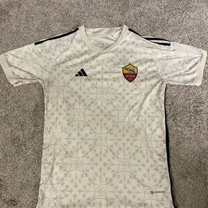 2023/2024 Roma jersey size medium